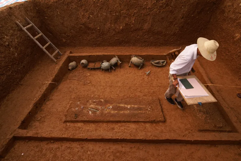 Human sacrifices discovered at a grave site in Hubei province