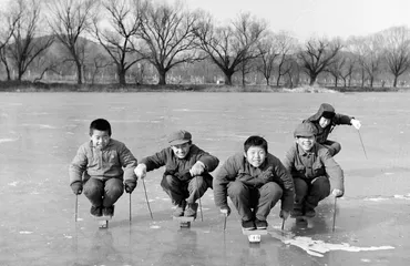 Chinese kids ice skating