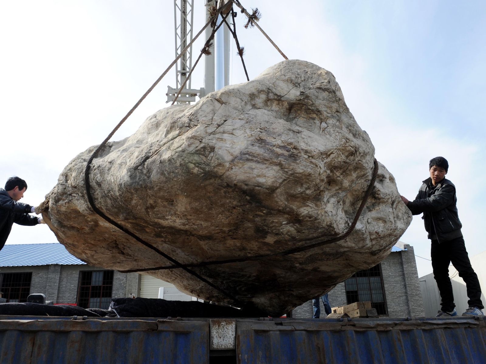 Jade rock from Kunlun Mountains