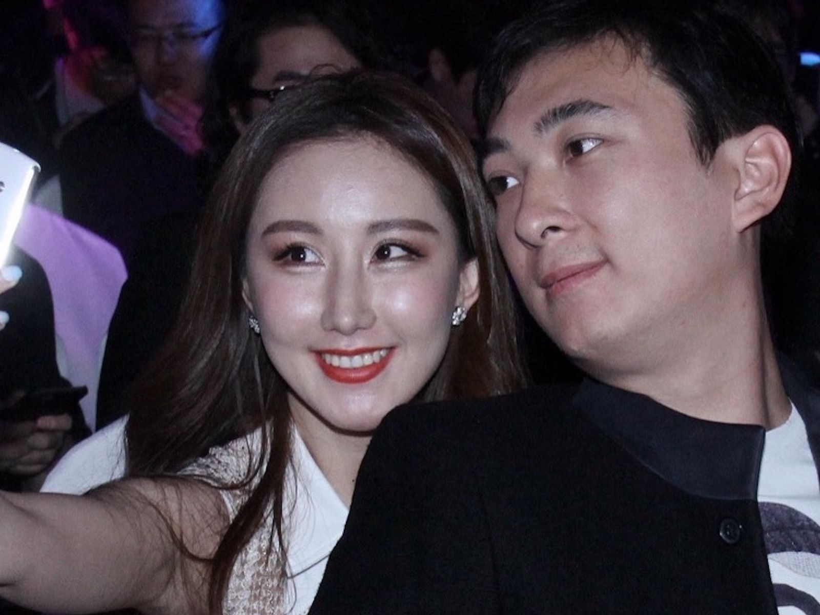 Wang Sicong taking a selfie