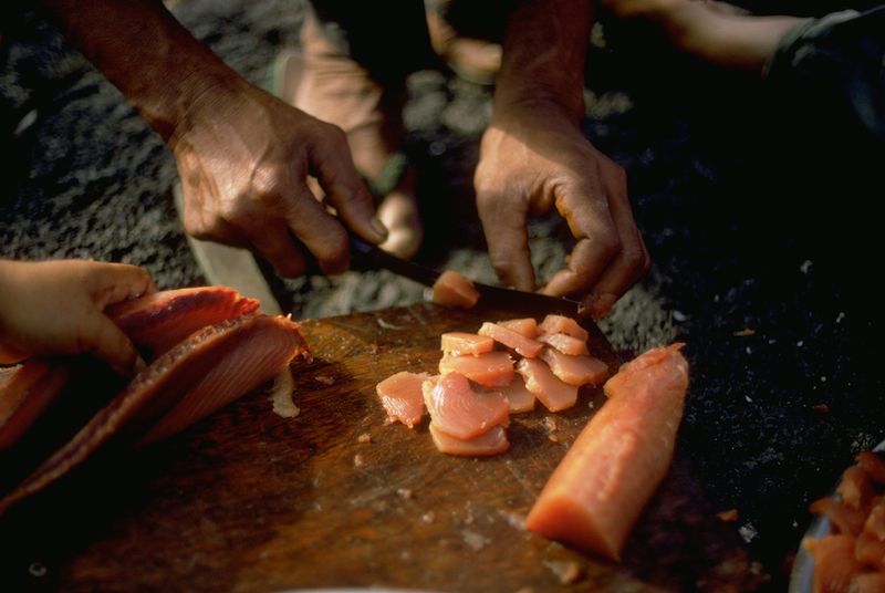 Preparation for eating raw fish