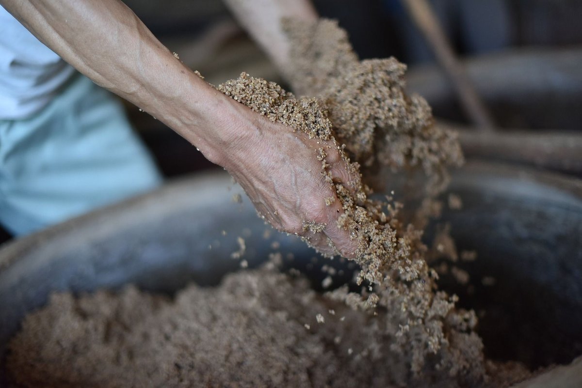 A vinegar production workshop in Donghu, Shanxi