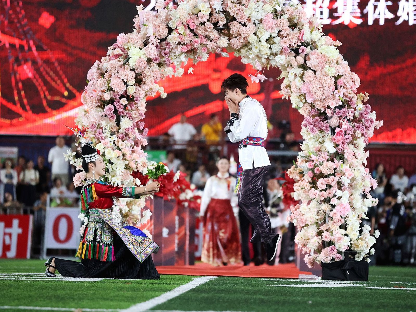 Wedding at stadium in Guizhou