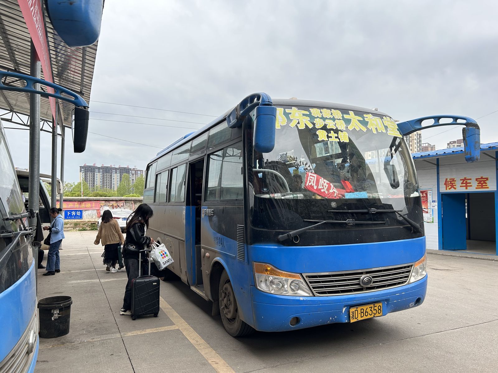 7. Residents in many western towns of Qidong also need to take the bus from Qifeng Parking Lot to Buyunqiao or the westernmost Taihetang town