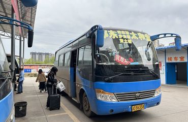 7. Residents in many western towns of Qidong also need to take the bus from Qifeng Parking Lot to Buyunqiao or the westernmost Taihetang town