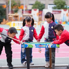 Young Chinese pool players