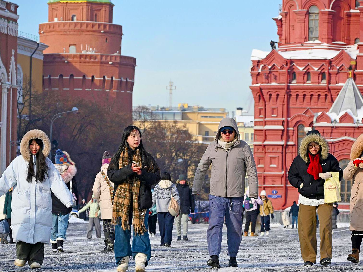 Young Chinese travelers in Russia