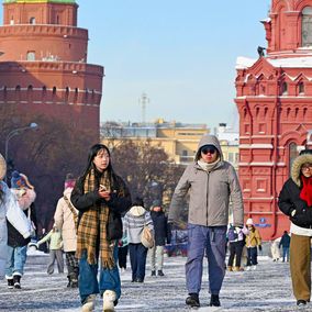 Young Chinese travelers in Russia
