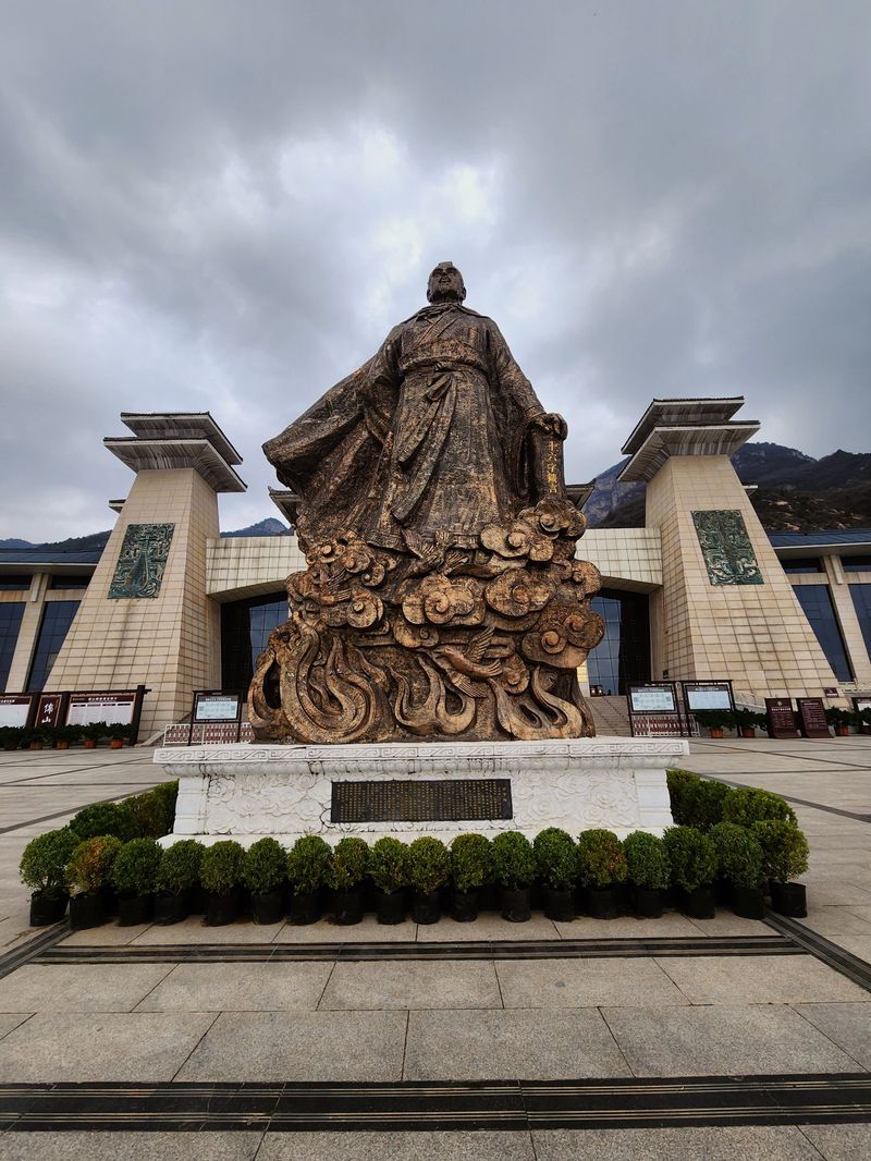 A giant statue of Jie Zitui greets visitors to the mountain