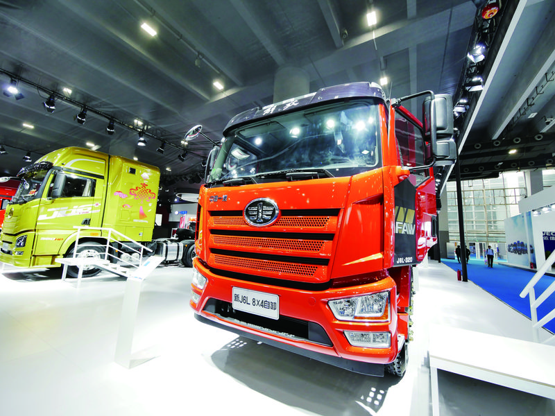 FAW reveals its new model, the J6L Jiefang truck, at Auto Guangzhou in 2020