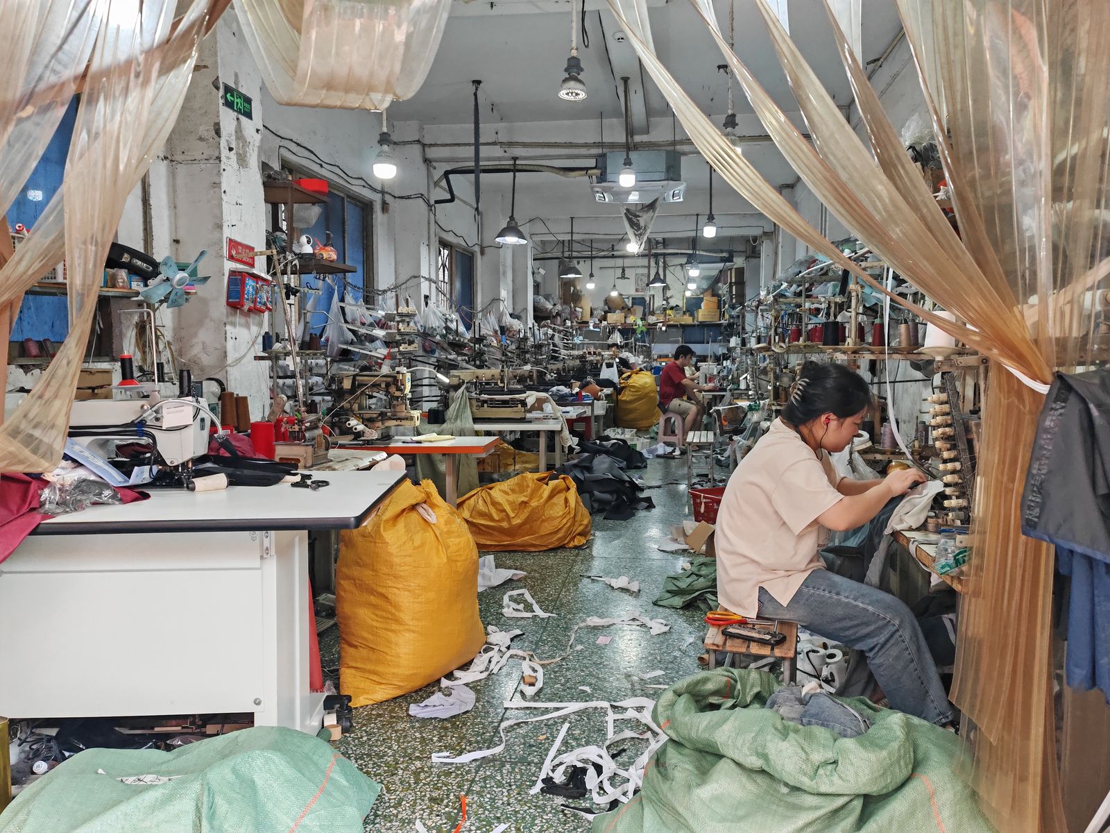 garment workers in Kanglu