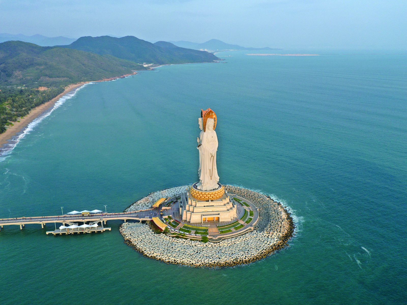 giant-Guanyin-statue-in-Sanya.jpg