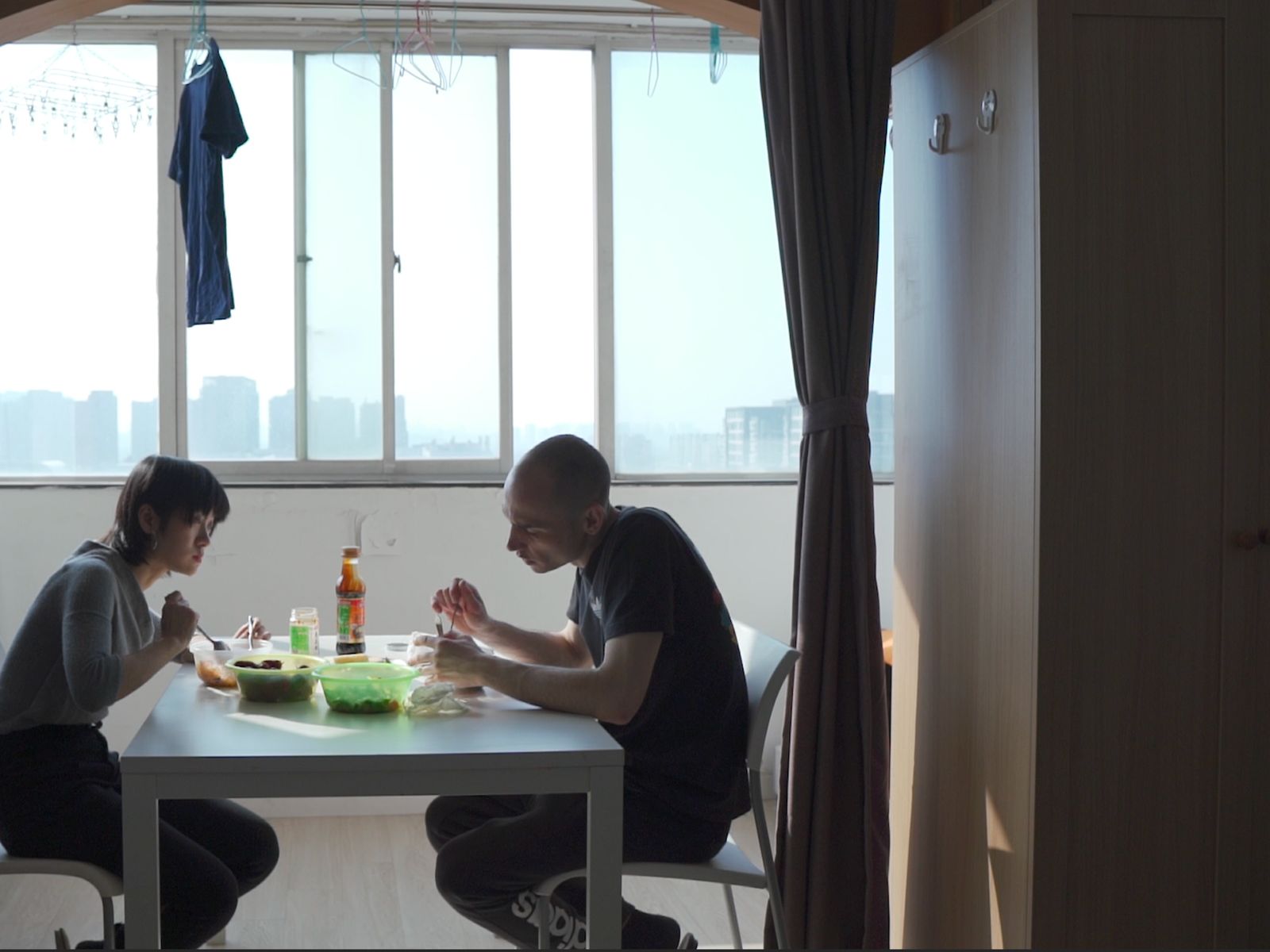 Jia Yanan and Mark eating together
