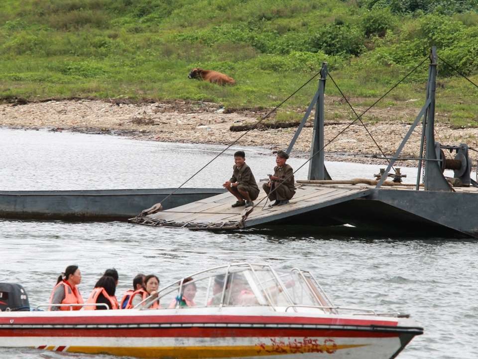 north-korea-border.jpg