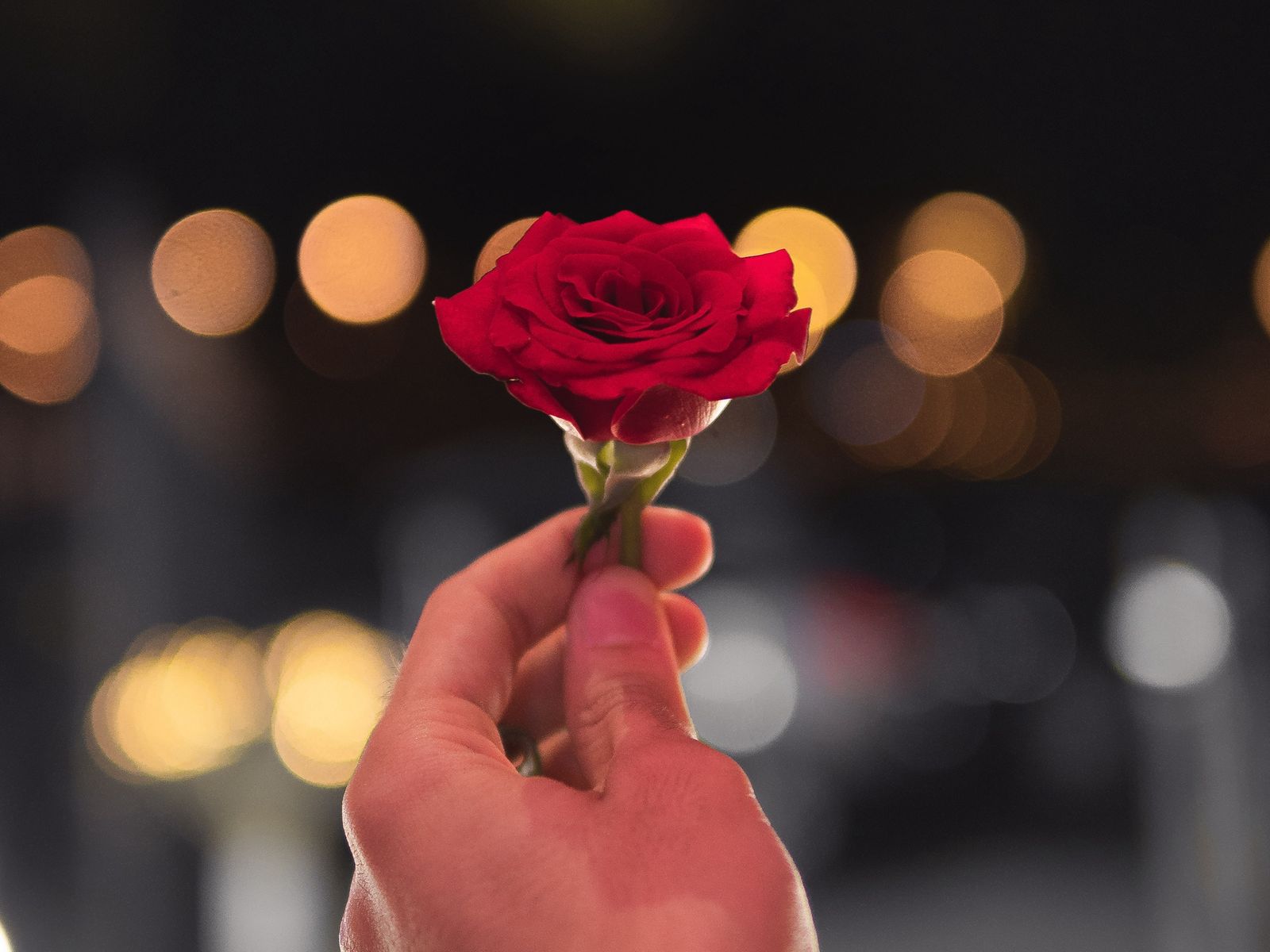 pexels-hassan-ouajbir-1324994