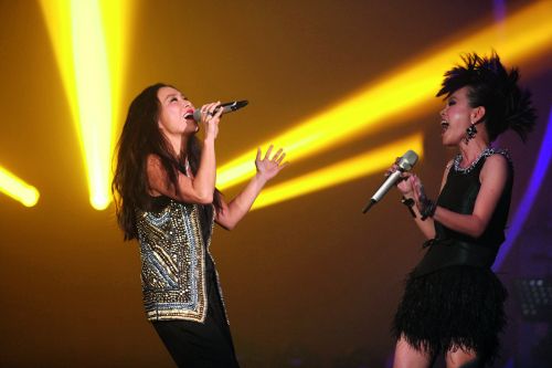 Finalists perform in the final round of I Am a Singer by Hunan Satellite Television