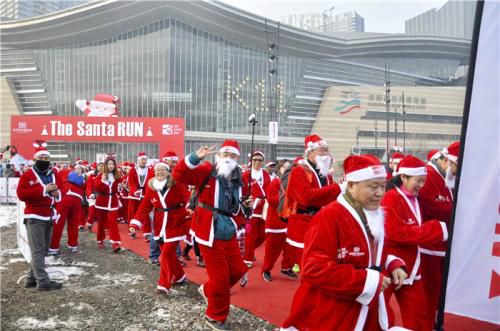 Santa Run 2016 in Shenyang, Liaoning province (Sina)