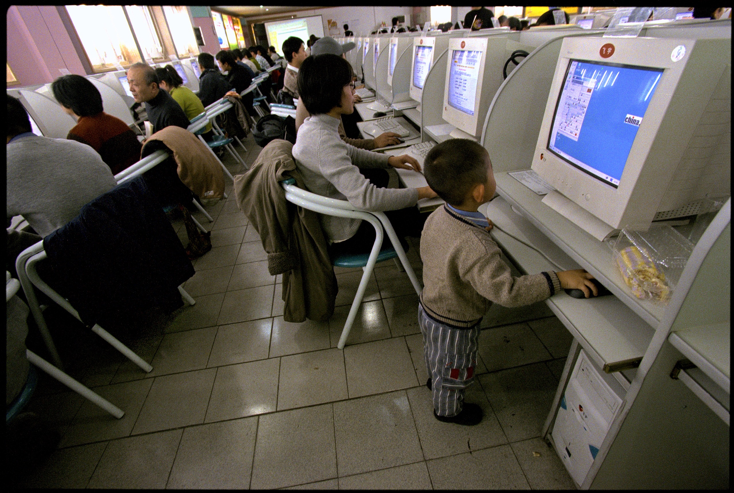 Reform and Dialing Up: The Early Days of the Chinese Netizen over
