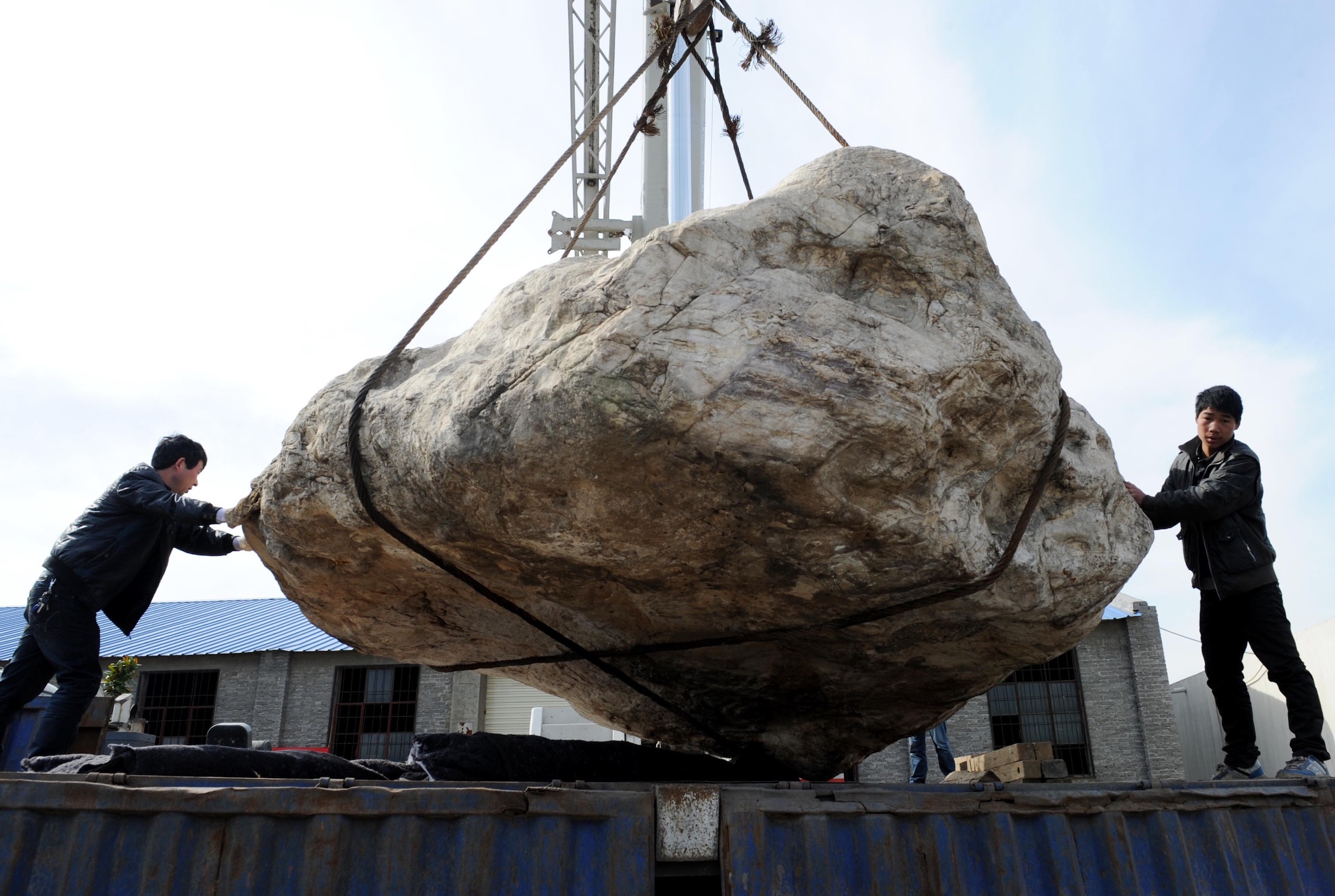 Jade Mining in the Kunlun Mountains: Where Life is Cheaper Than Rocks over